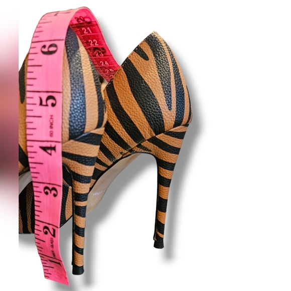 Animal print studded heels - Picture 4 of 9